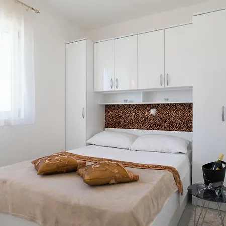 Emanuel Apartman Makarska